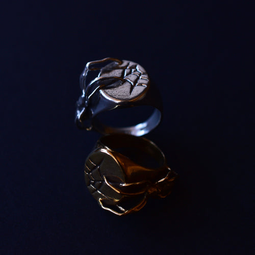 Web Signet ring